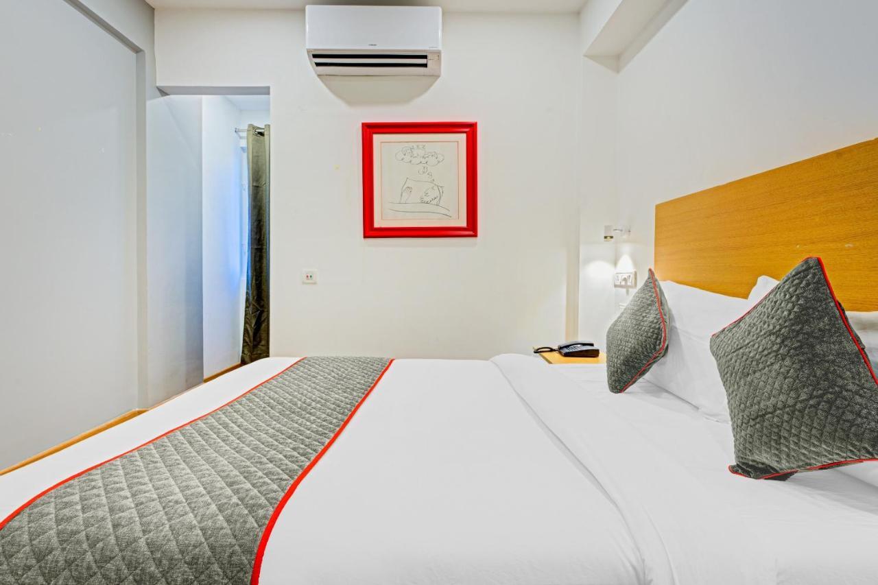 Oyo Townhouse 74871 Thoraipakkam Hotel Chennai Exterior photo